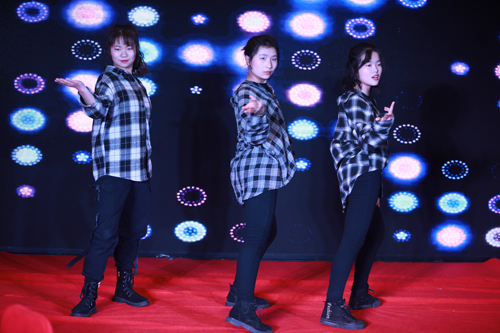 大禹漢光2018年“同心同行，共創(chuàng)未來”主題年會(huì)圓滿成功