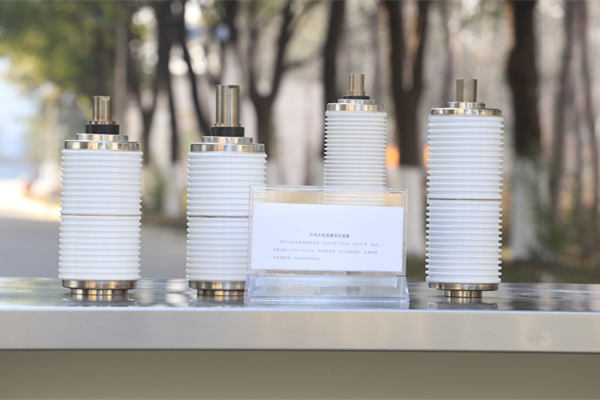 真空開關(guān)管絕緣外殼采用玻璃材料，優(yōu)勢多多！