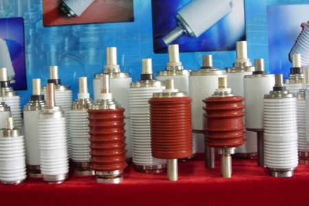 如何判斷真空斷路器中的真空滅弧室需要更換？